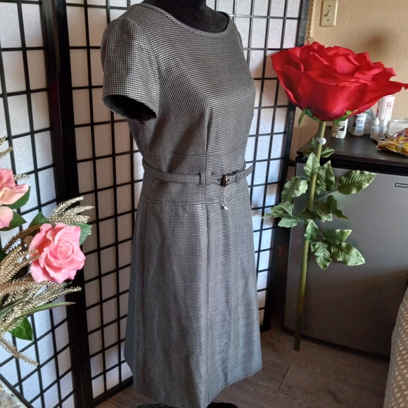 Elegant  Dress by ARMANI COLLEZIONI - Picture 2 of 16